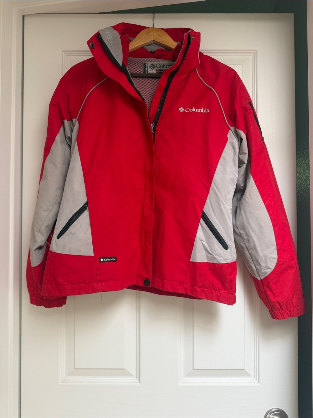 Vintage Columbia red and gray waterproof ski and snow boarding jacket
